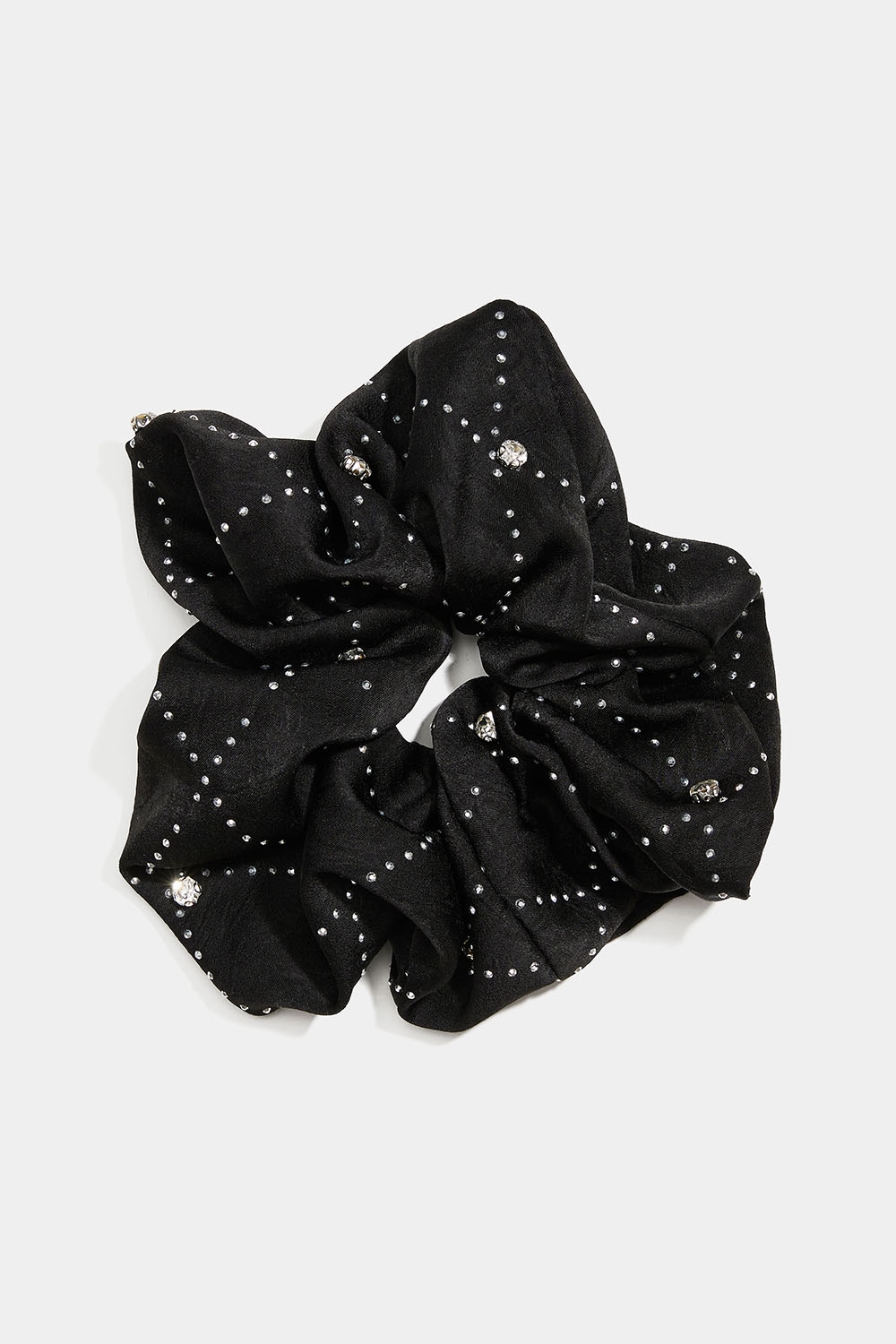 Sort scrunchie med små nitter og sten i gruppen Håraccessories / Scrunchies / Mega scrunchies hos Glitter (332001549000)