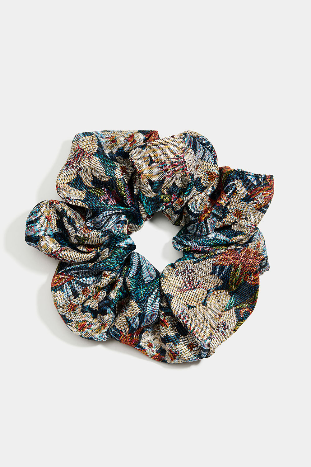 Stor scrunchie i jacquardvævet blomstermønster i gruppen Håraccessories / Scrunchies hos Glitter (332002127400)