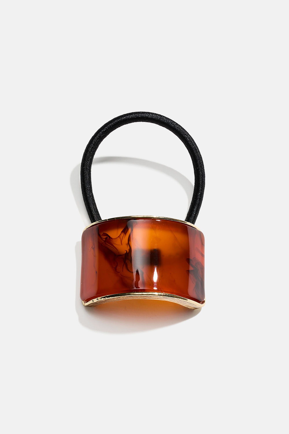 Hårelastik med mørkebrun marmoreret detalje i gruppen Håraccessories / Hårelastikker / Hårelastikker med detaljer hos Glitter (334000368200)