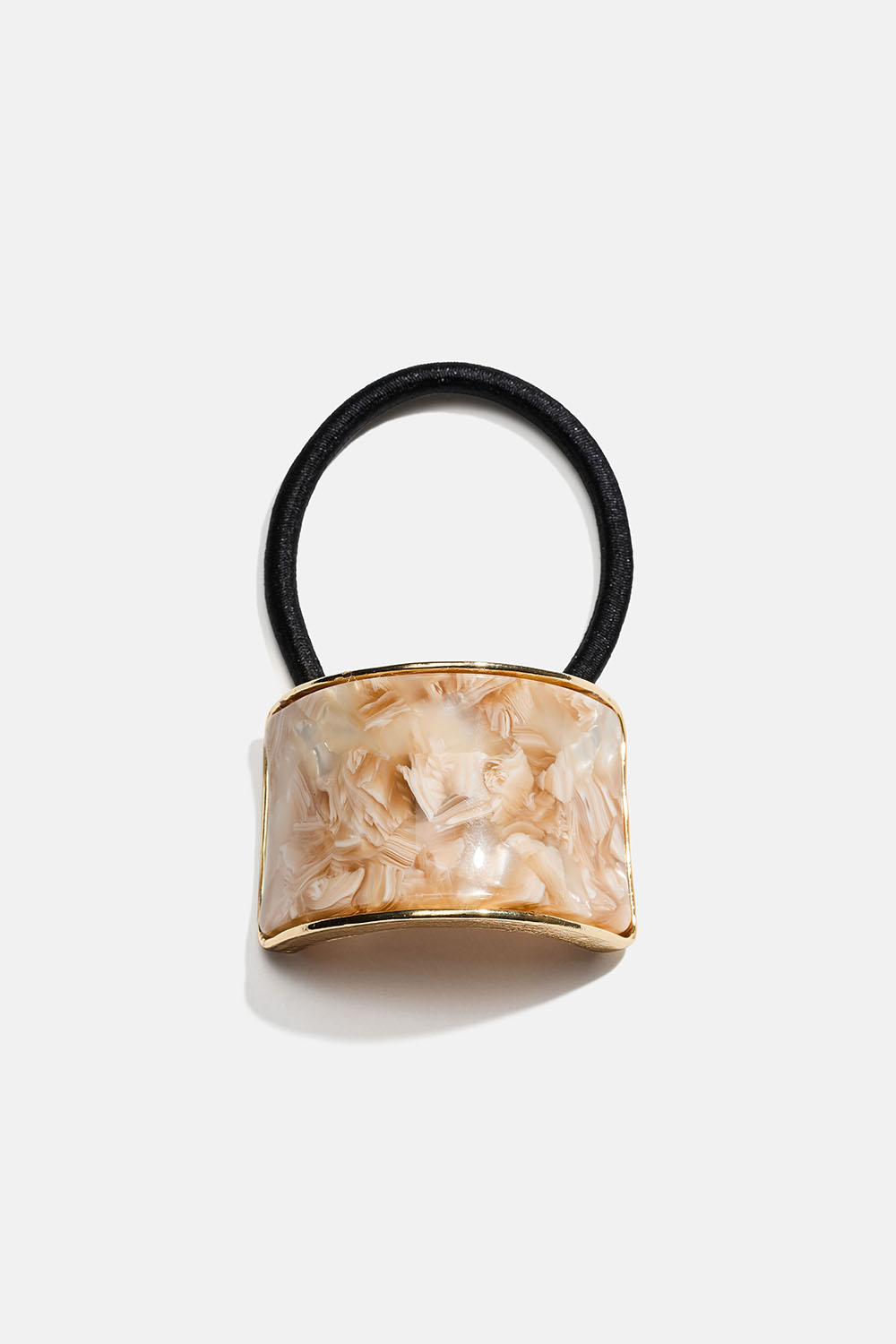 Hårelastik med beige marmoreret detalje i gruppen Håraccessories / Hårelastikker / Hårelastikker med detaljer hos Glitter (334000368600)