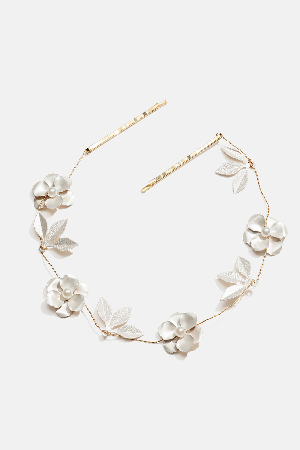 Hårdekoration med hvide blomster og blade i gruppen Håraccessories / Spænder & klemmer / Hårpynt hos Glitter (334001513100)