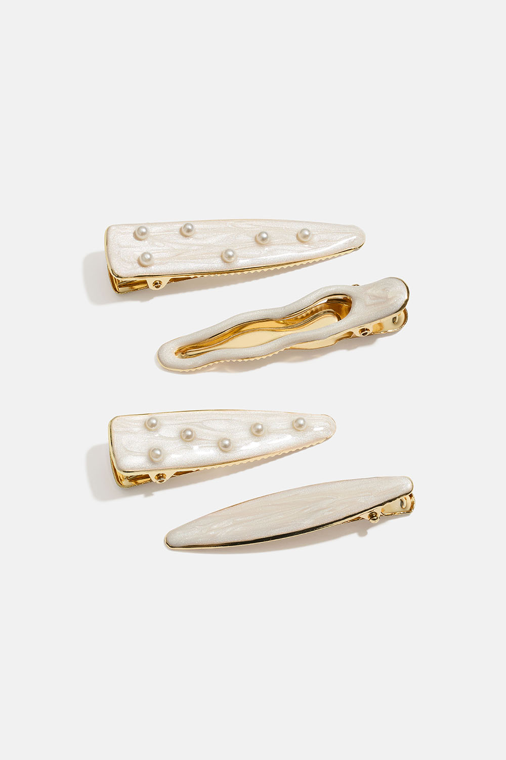 4-pak med hårspænder med perledetaljer i gruppen Håraccessories / Spænder & klemmer / Flerpak hos Glitter (335002353100)