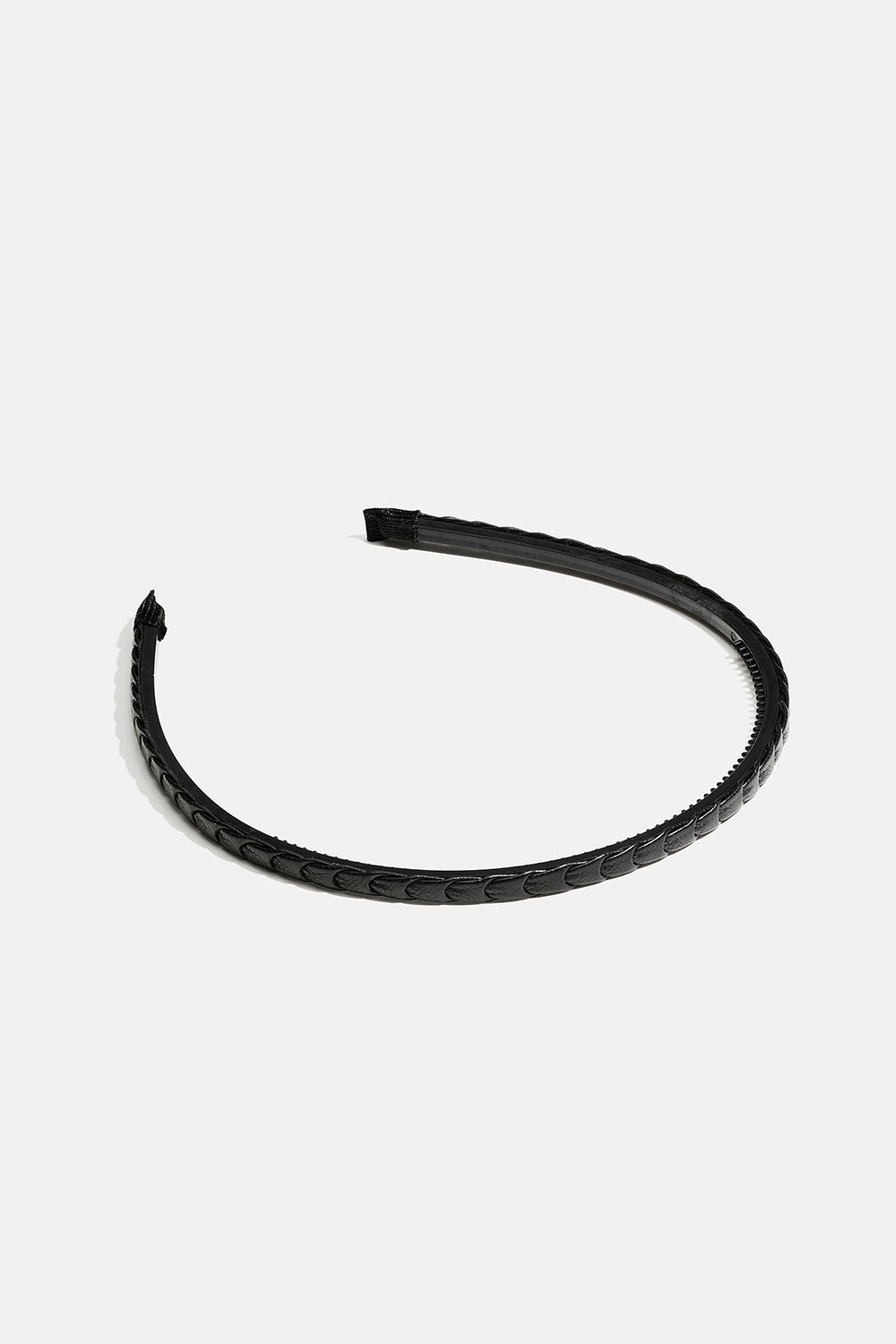 Smalt diadem med sort imiteret læder i gruppen Håraccessories / Hårbøjler / Smalle hos Glitter (336001589000)