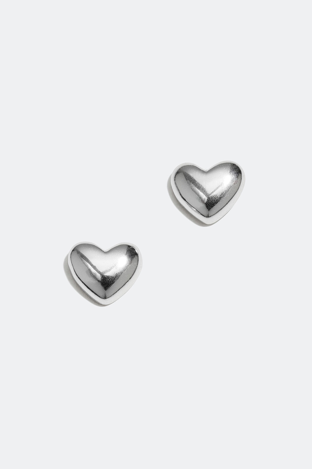 Små ørestikker med hjerter i ægte sølv i gruppen Børn / Børnesmykker / Børneøreringe hos Glitter (405000091001)
