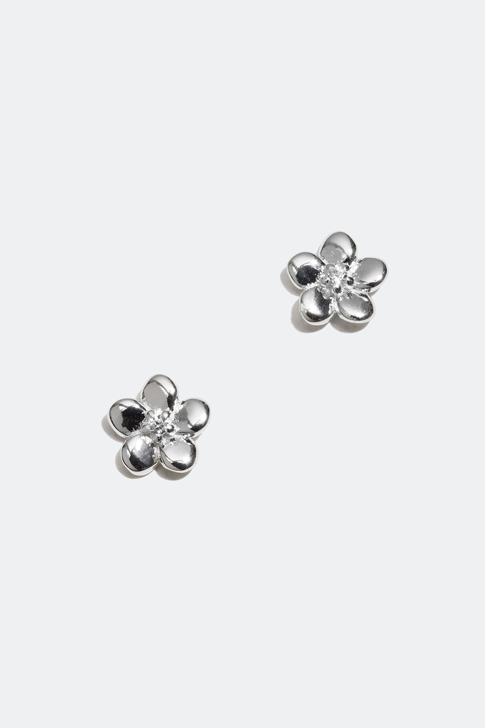 Små ørestikker med blomster i ægte sølv i gruppen Børn / Børnesmykker / Børneøreringe hos Glitter (405000121001)
