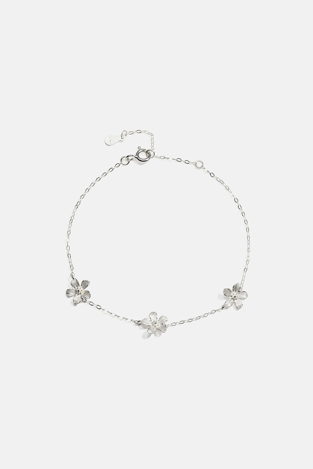 Armbånd i ægte sølv med strukturerede blomster i gruppen Ægte sølv / Sølvarmbånd / Tynde hos Glitter (551001031001)