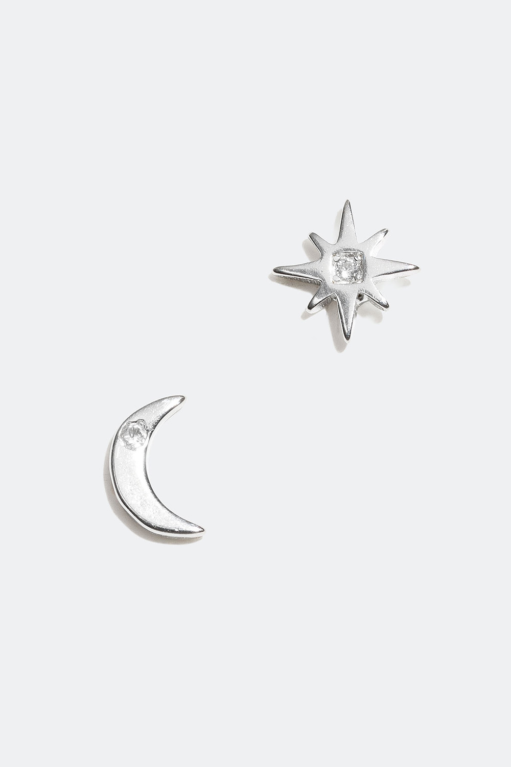 Blandede øreringe med måne og stjerne i ægte sølv i gruppen Ægte sølv / Sølvøreringe / Ørestikker i ægte sølv hos Glitter (553001191000)