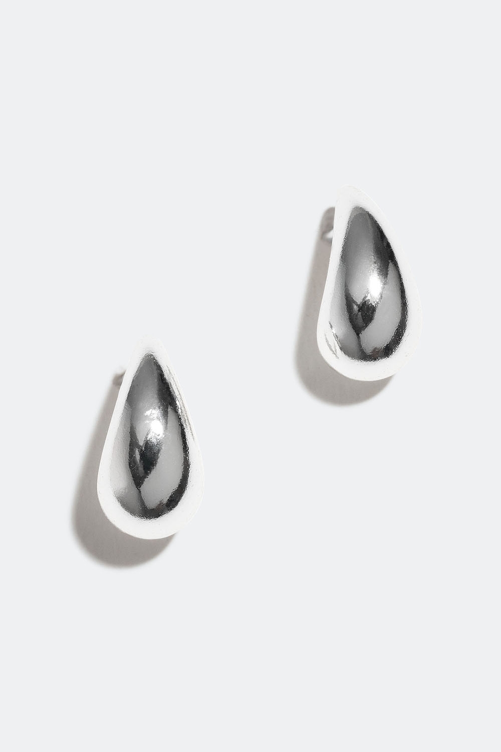 Dråbeformede øreringe i ægte sølv i gruppen Ægte sølv / Sølvøreringe / Ørestikker i ægte sølv hos Glitter (553003211001)