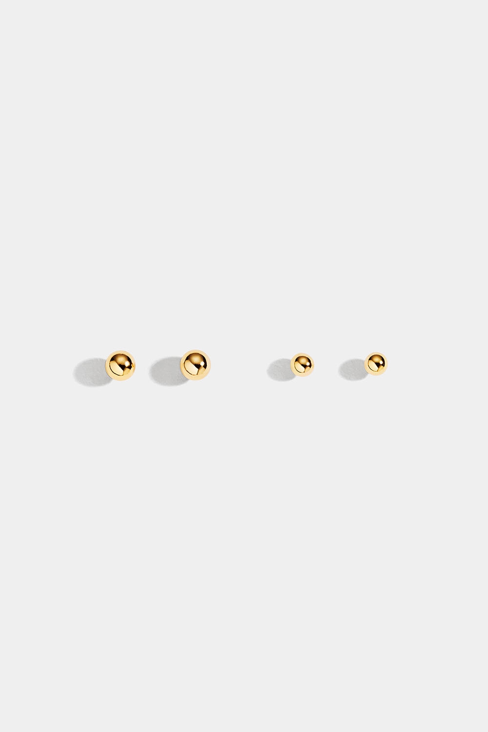 Enkle ørestikker i 18 karat forgyldt sølv, 2-pak i gruppen 18 kt. forgyldt sølv / Øreringe i 18 kt. guld hos Glitter (553004472002)