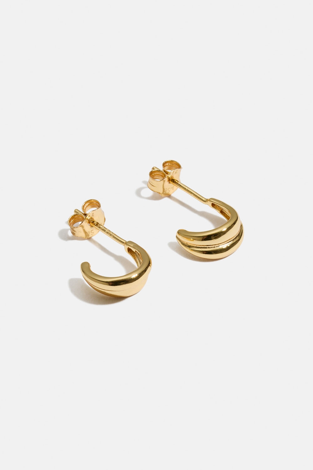 Små dobbelte hoops i 18k guldbelagt ægte sølv i gruppen 18 kt. forgyldt sølv / Øreringe i 18 kt. guld hos Glitter (553004562002)