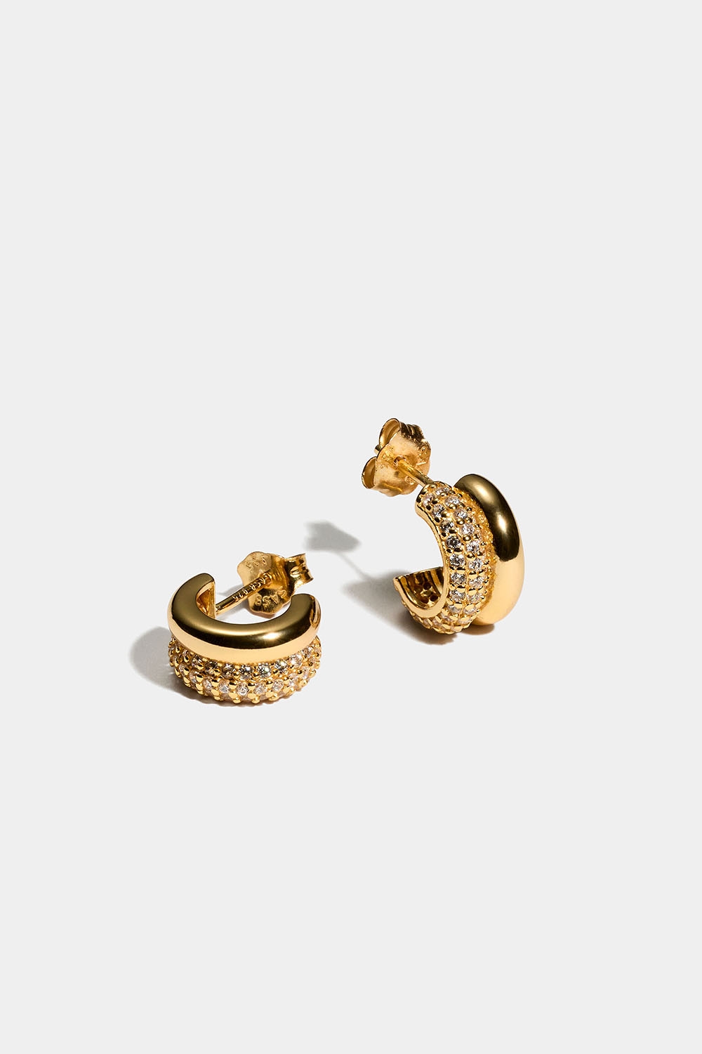 Dobbelte chunky hoops i 18k guldpletteret ægte sølv med kubisk zirkonia i gruppen Smykker / Øreringe / Hoops hos Glitter (553004842002)