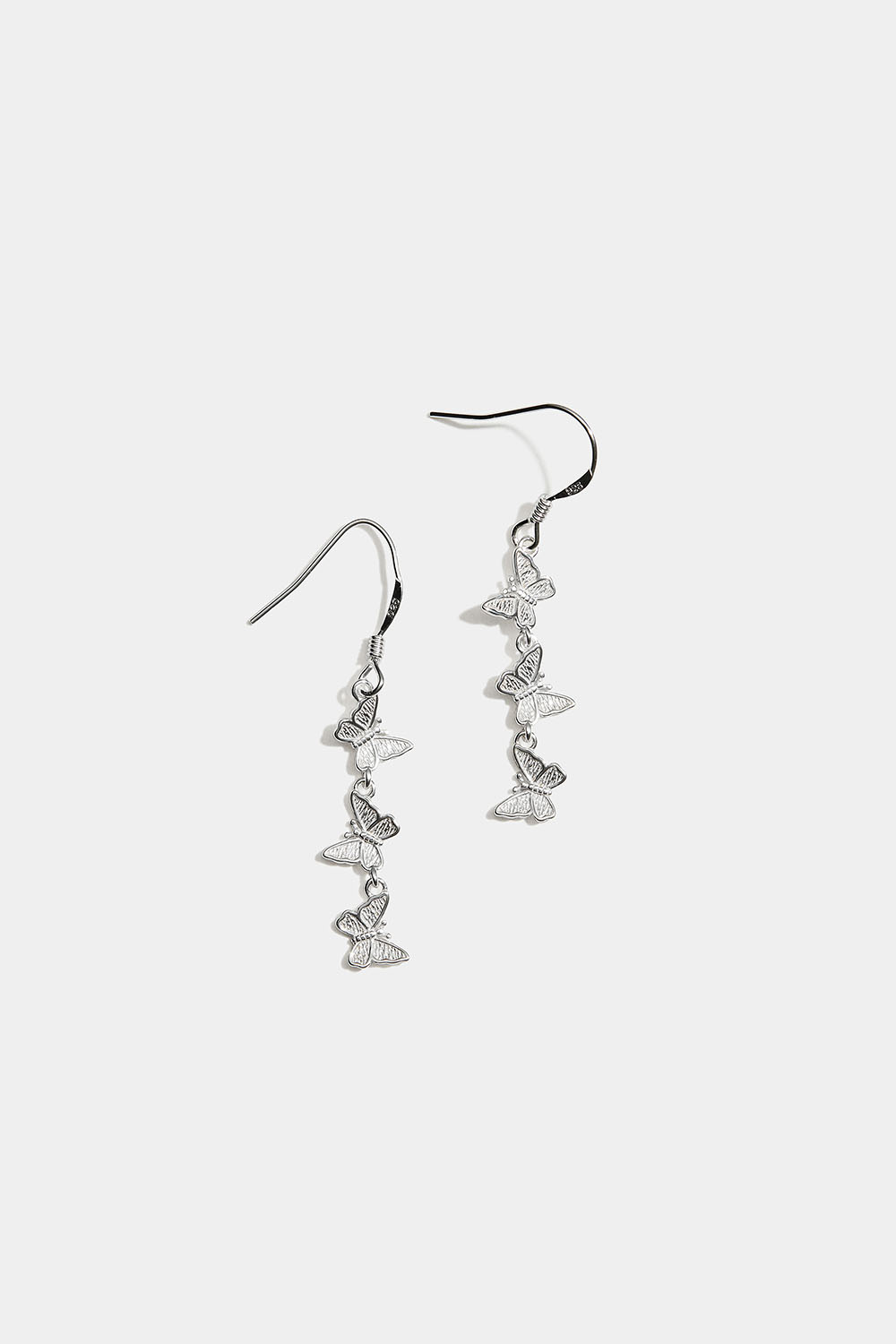 Øreringe i ægte sølv med tre sommerfugle i gruppen Ægte sølv / Sølvøreringe hos Glitter (553005591001)