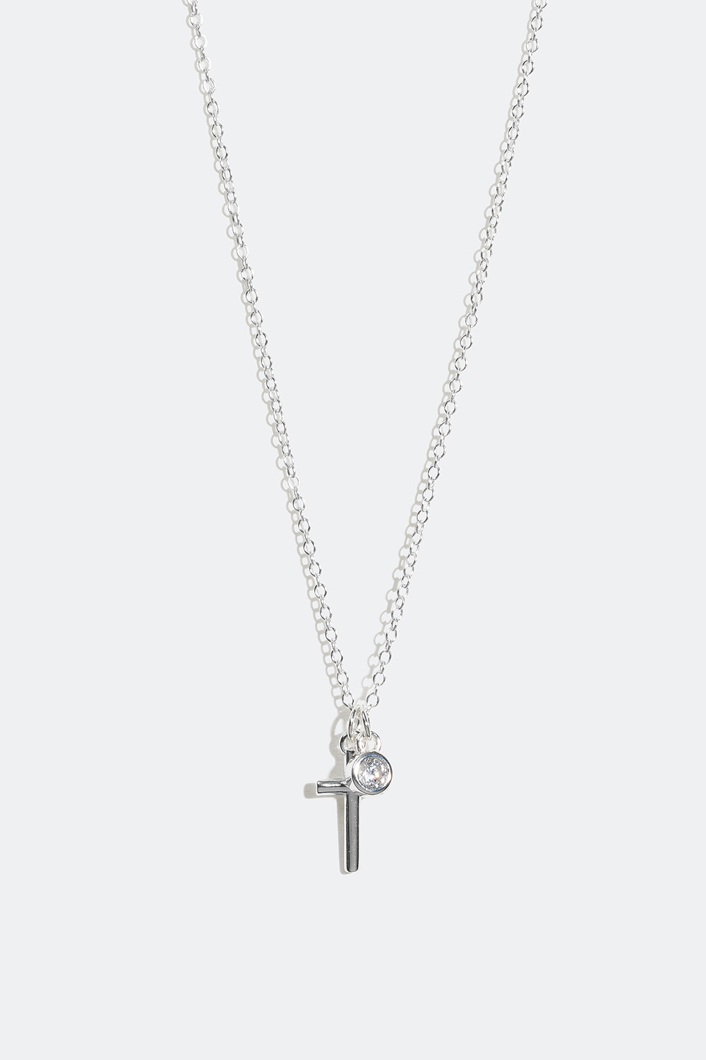 Sølvhalskæde med kors og sten i kubisk zirkonia i gruppen Ægte sølv / Sølvhalskæder / Halskæder med vedhæng hos Glitter (55400014)