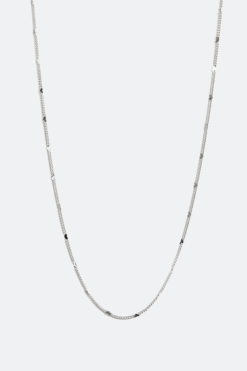 Halskæde i ægte sølv med små hjerter i gruppen Ægte sølv / Sølvhalskæder hos Glitter (554000891001)
