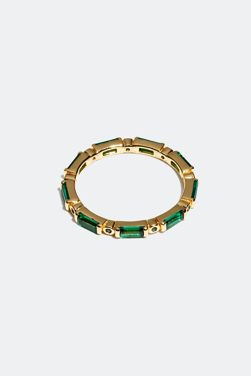 Ring forgyldt med 18 karat guld med rektangulær grøn Cubic Zirconia i gruppen 18 kt. forgyldt sølv / Ringe i 18 kt. guld hos Glitter (55600053)
