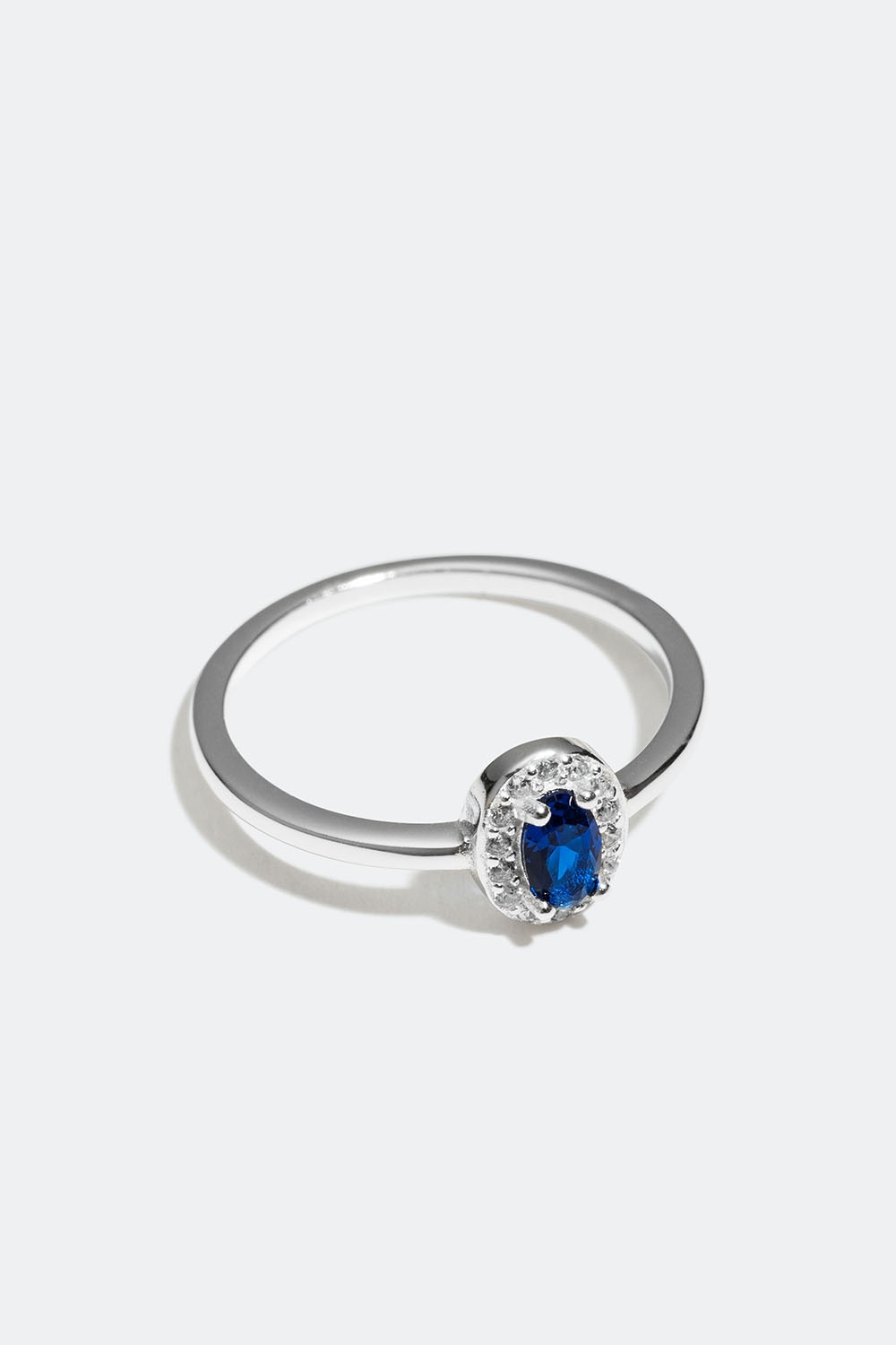 Ring i ægte sølv med oval blå kubisk zirkonia i gruppen Ægte sølv / Sølvringe / Sølv hos Glitter (55600064)