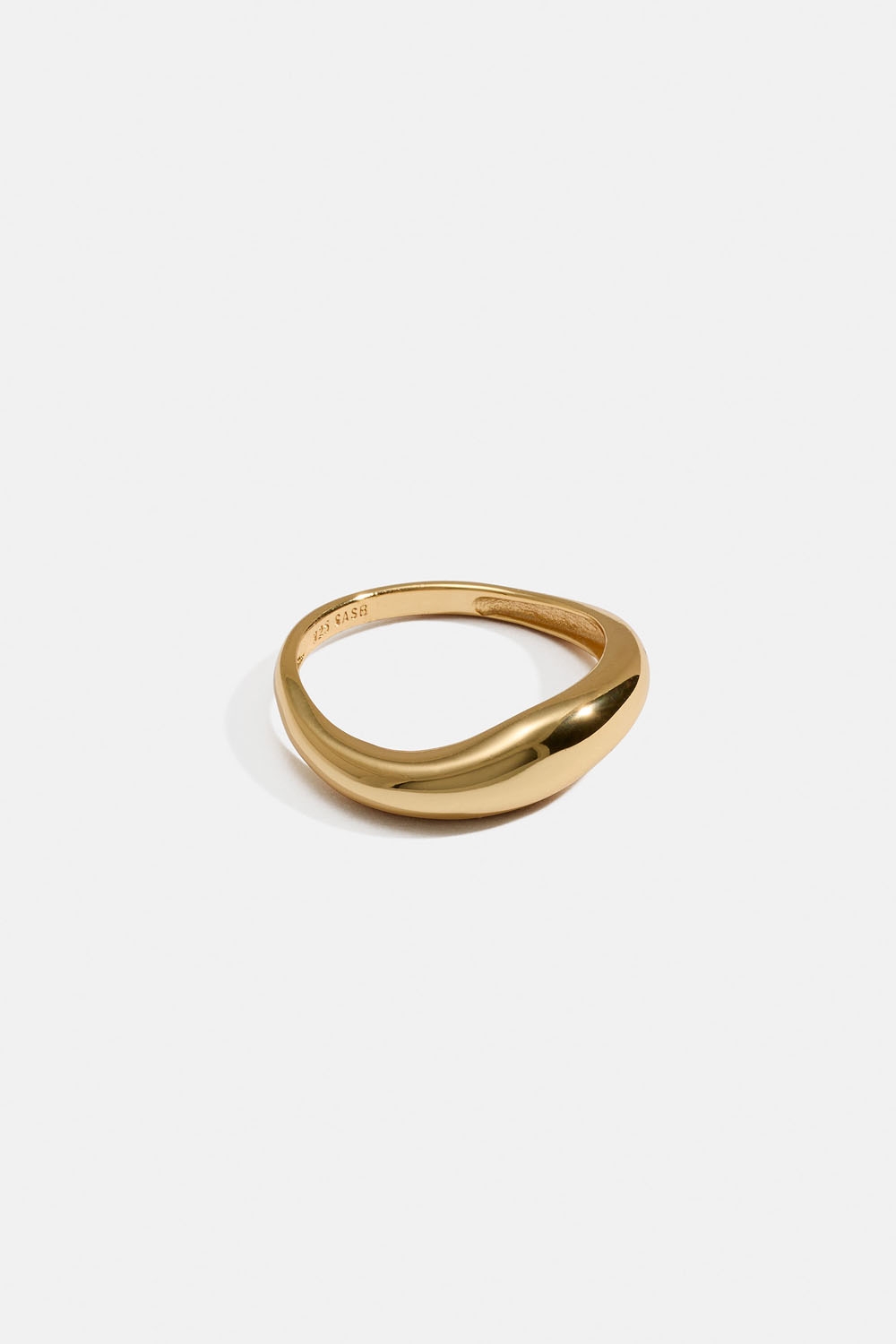 Ring i 18 karat forgyldt ægte sølv i ujævn form i gruppen Store week / hos Glitter (5560009220)