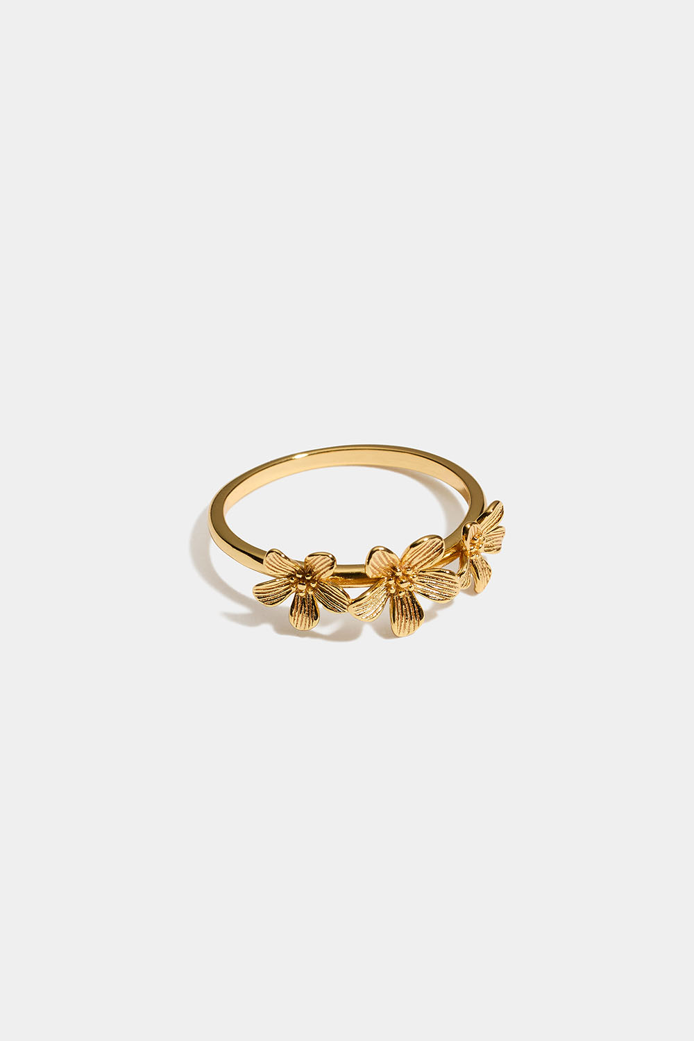 Ring i 18k forgyldt ægte sølv med blomster i gruppen Guldbelagt ægte sølv / guldbelagte ringe hos Glitter (5560020520)