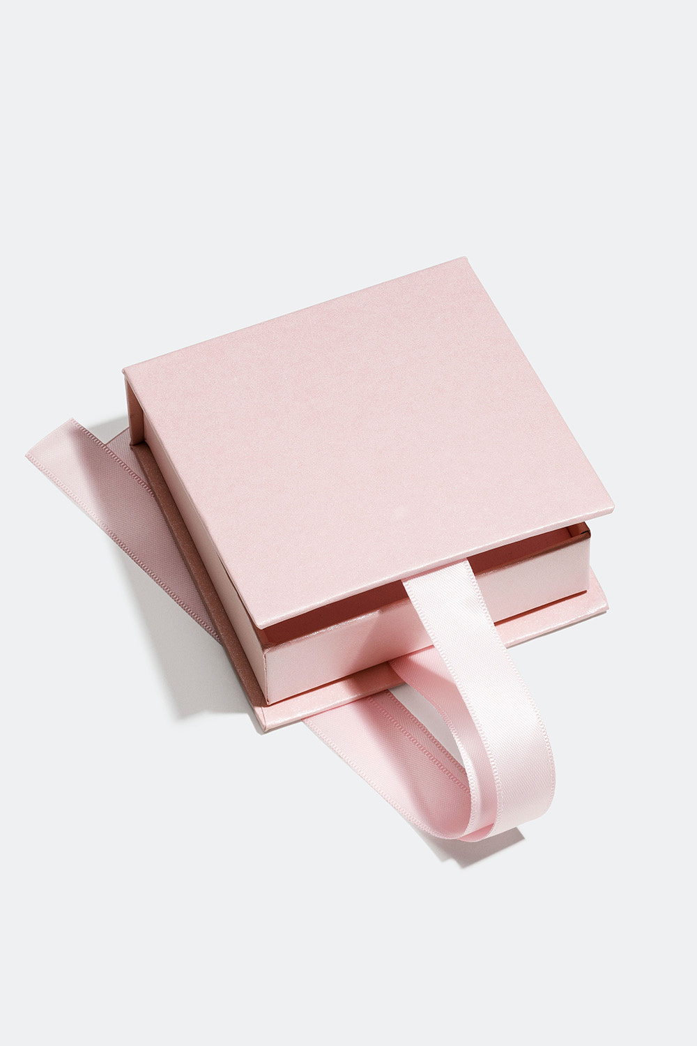 Rosa gaveæske med silkebånd