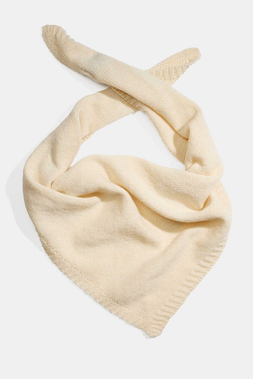 Hvidt strikket trekantstørklæde