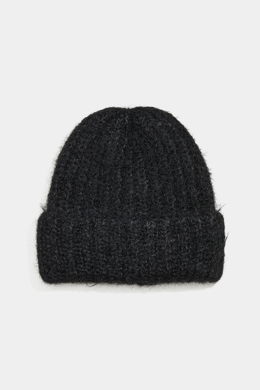 Sort ribstrikket hue i uldblanding