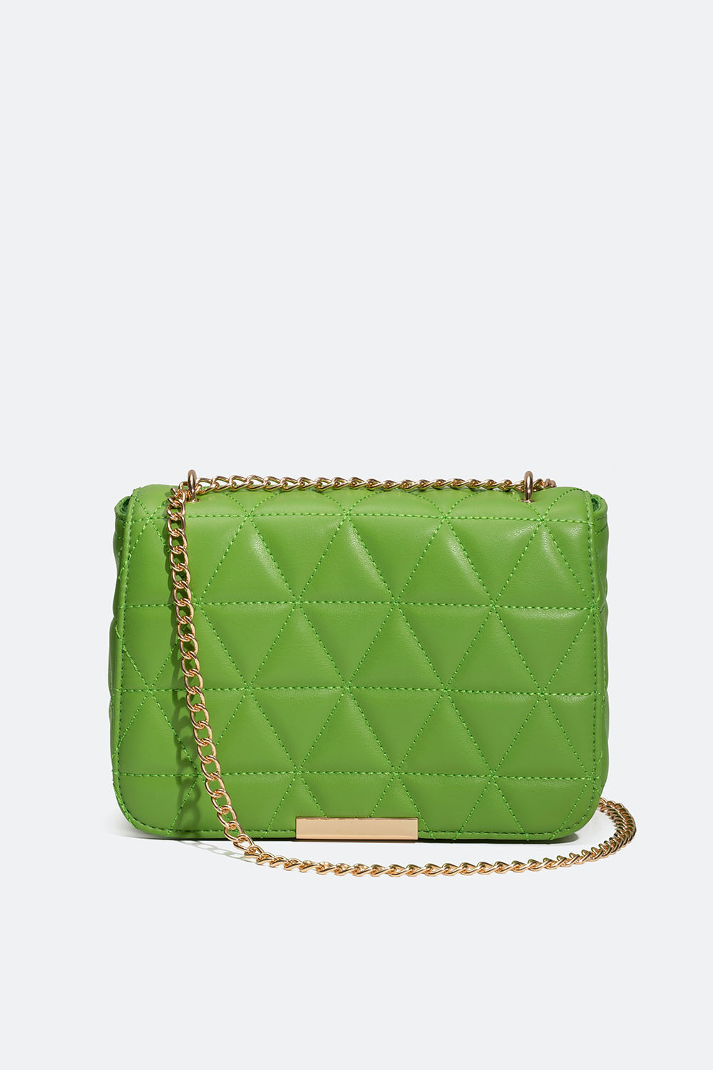 Quiltet grøn skuldertaske med guldfarvet kæde