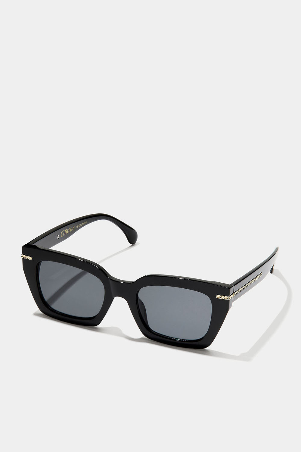 Kantede solbriller med kædedetalje.