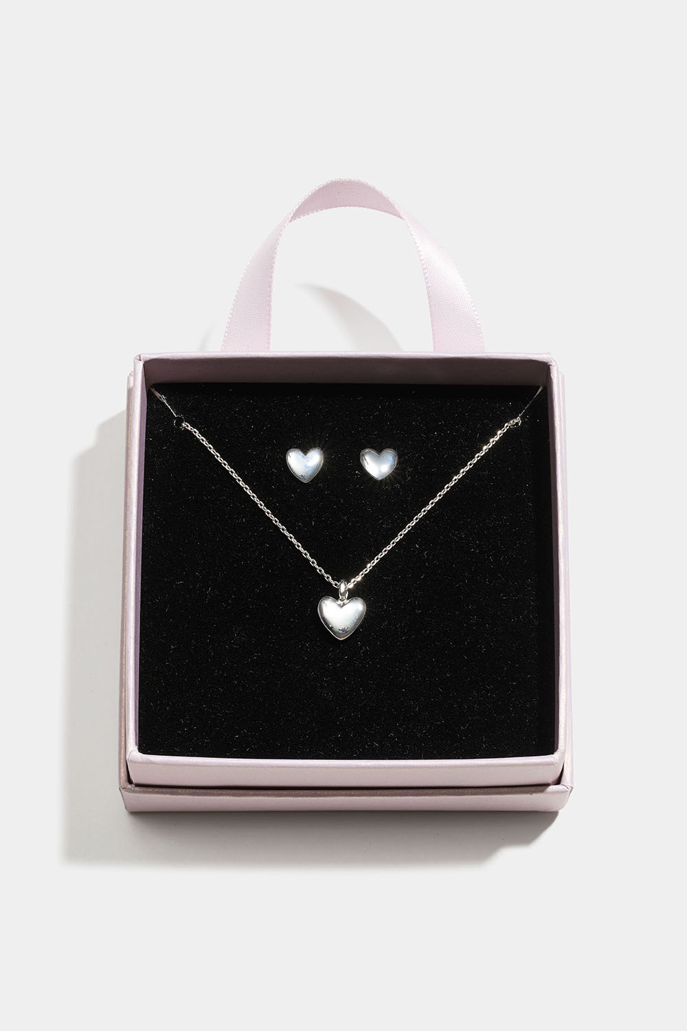 Smykkesæt med hjerter i gaveæske
