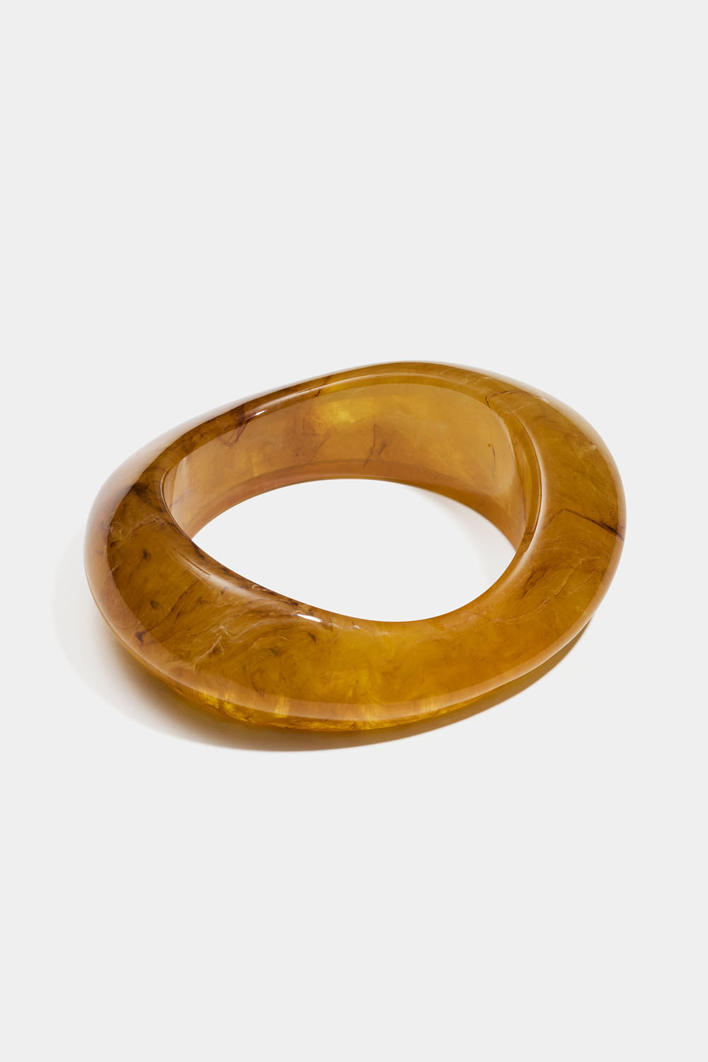 Ravfarvet armring med marmorering