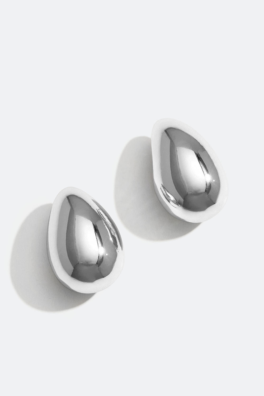 Store dråbeformede øreringe