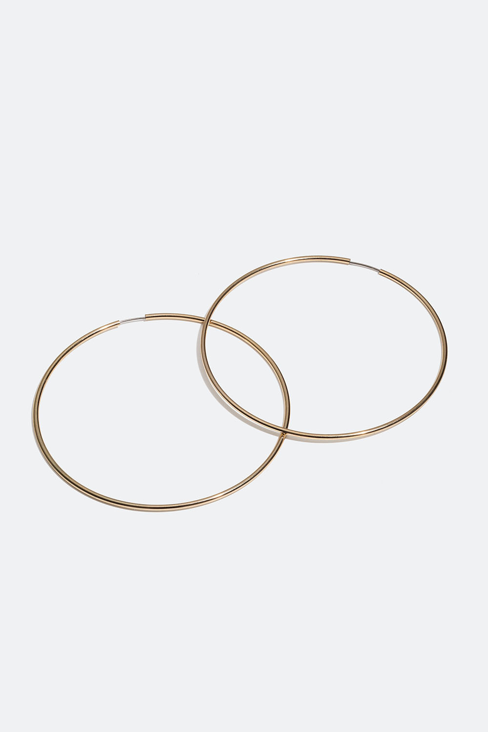 Store guldfarvede hoops