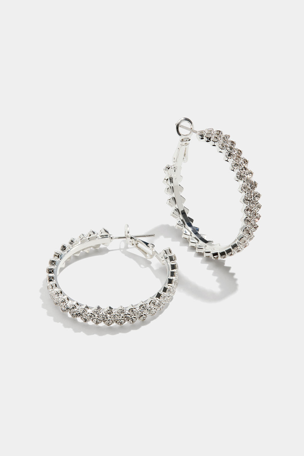 Sølvfarvede hoops med rhinsten