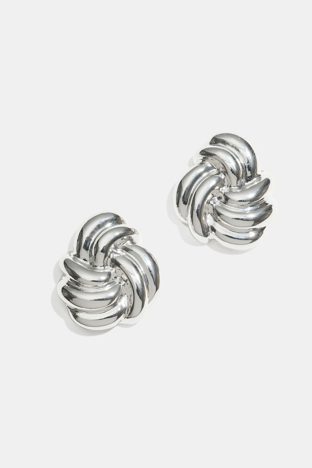 Store øreringe med knude