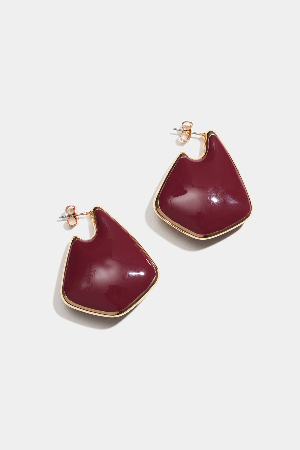 Kantede vinrøde øreringe