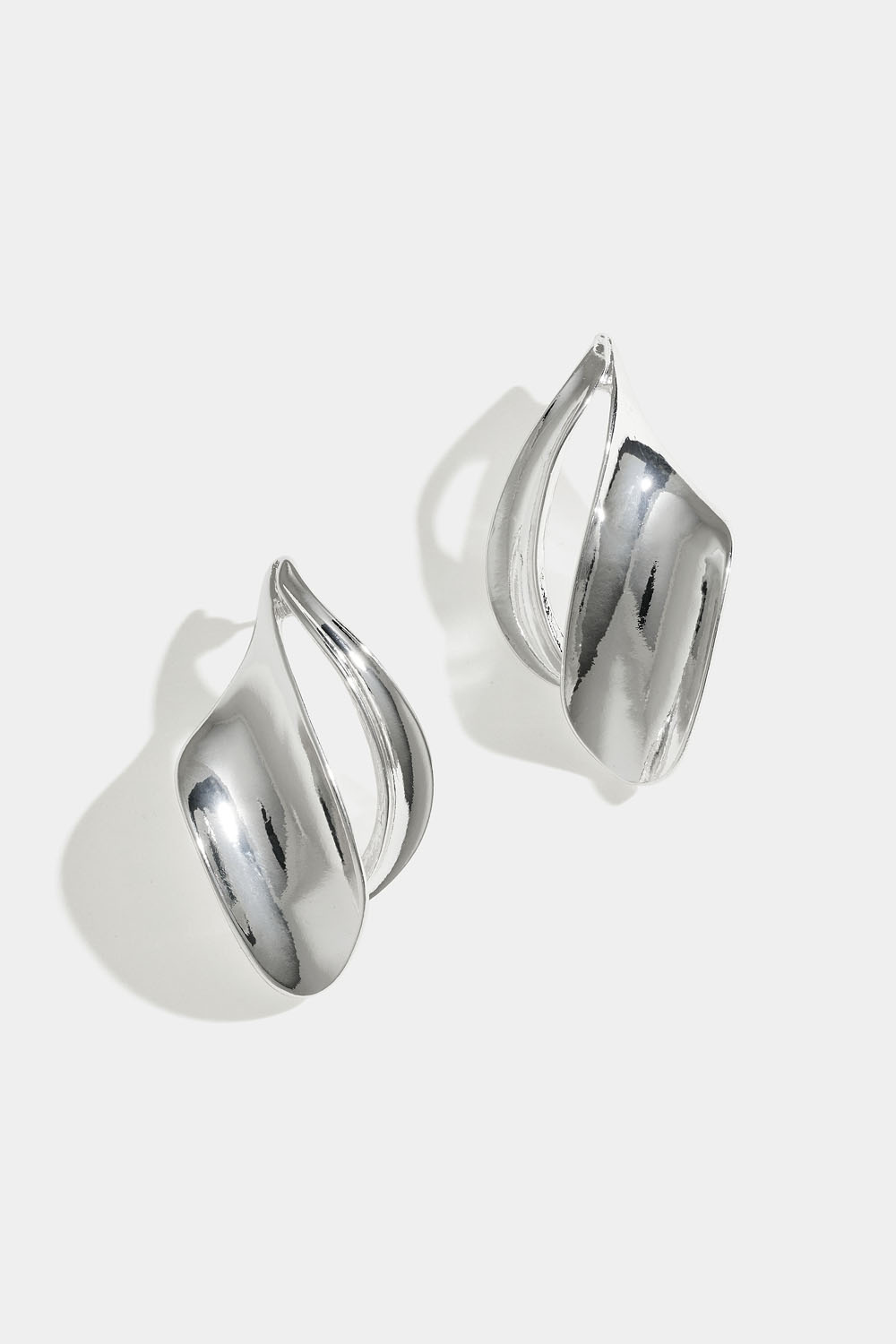 Diamantformede øreringe med afrundet design