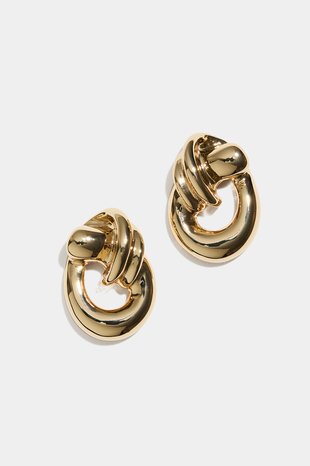 Guldfarvede, ovale øreringe med knude