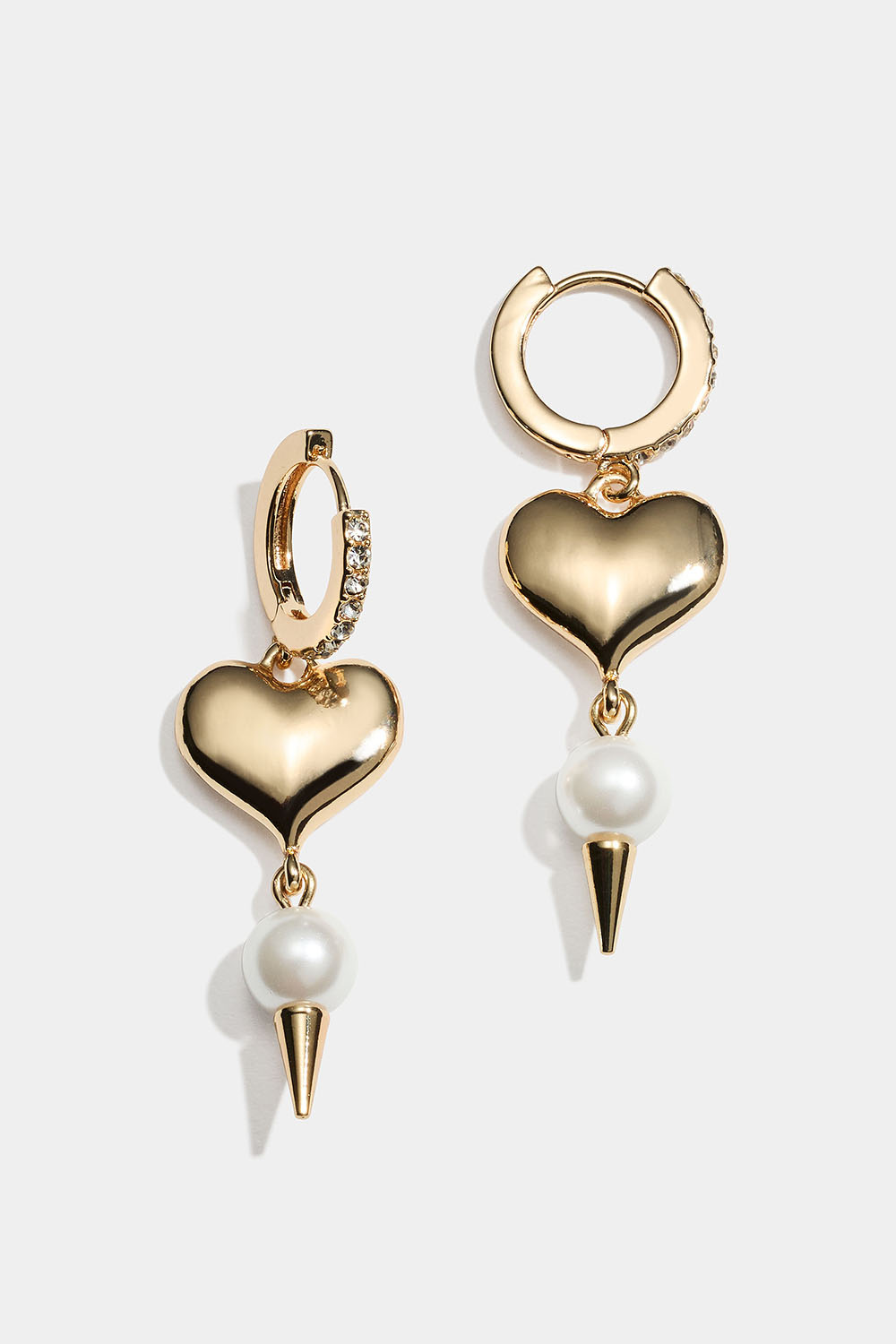 Guldfarvede hoops med hjerte, perle og nitte
