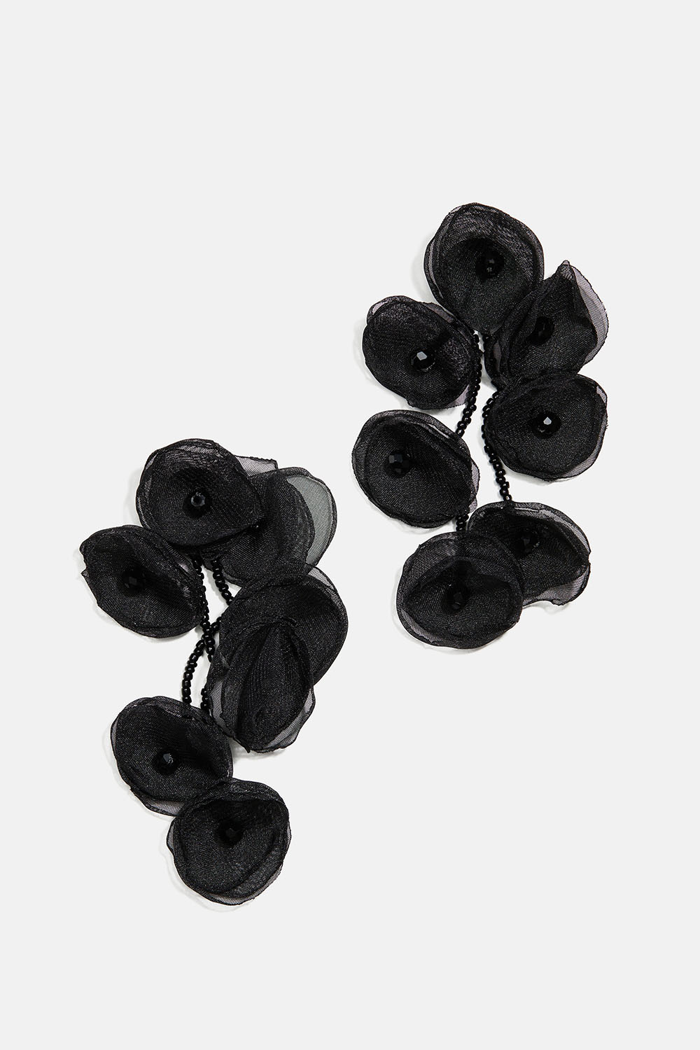 Øreringe med sorte blomster i stof