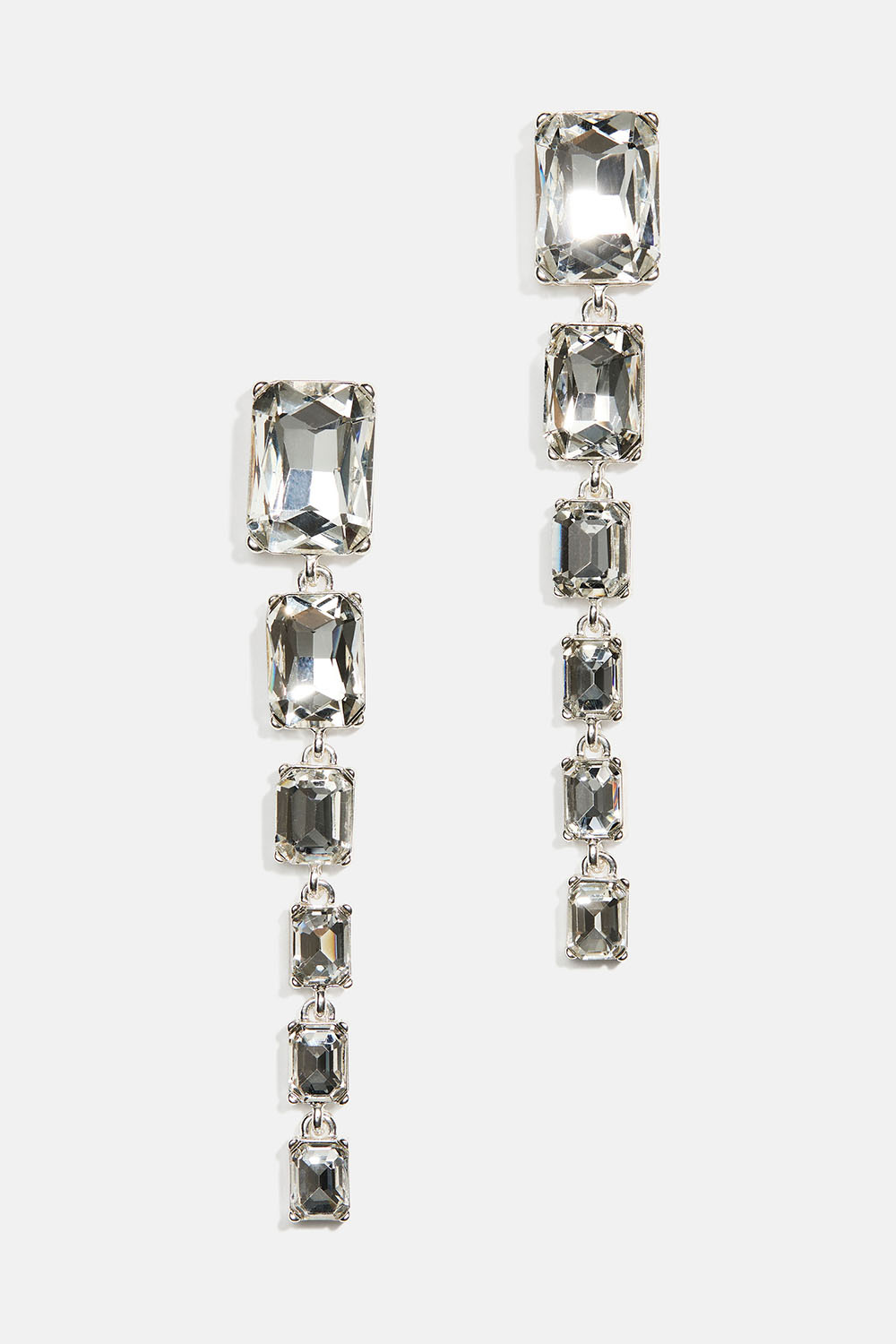 Øreringe med rektangulære hvide glassten