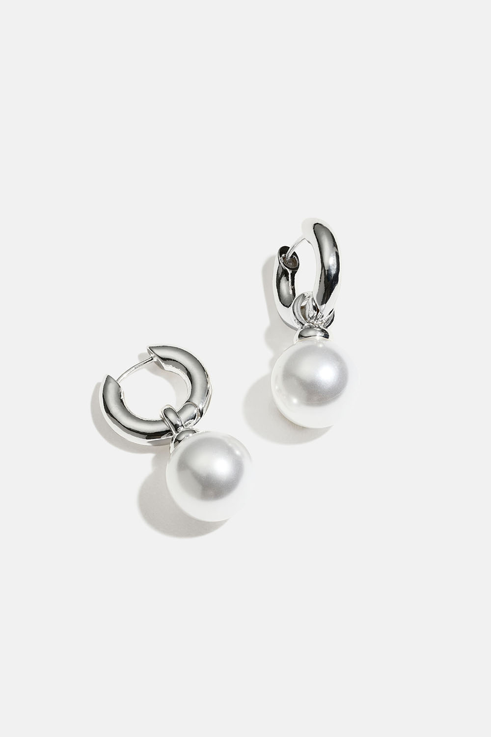 Chunky hoops med stor rund perle