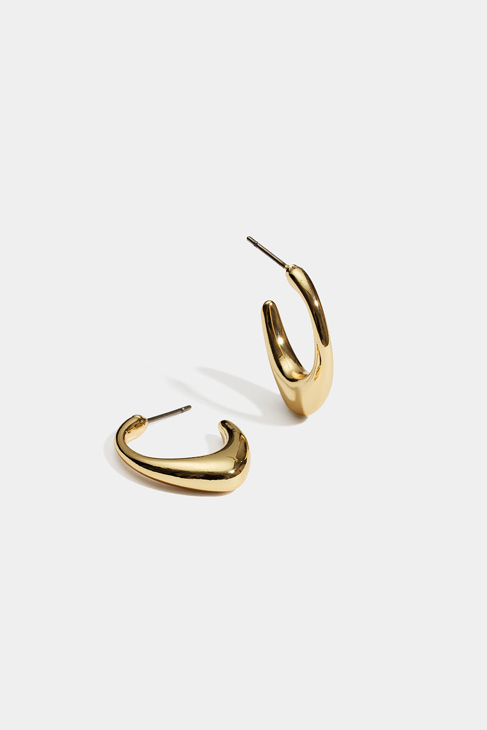 Guldfarvede hoops med spidst design