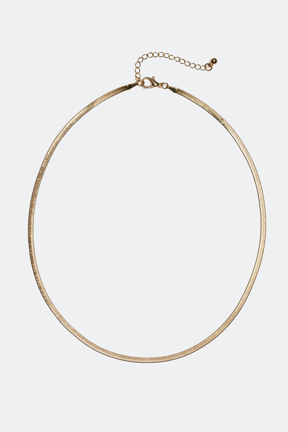 Flad guldfarvet halskæde