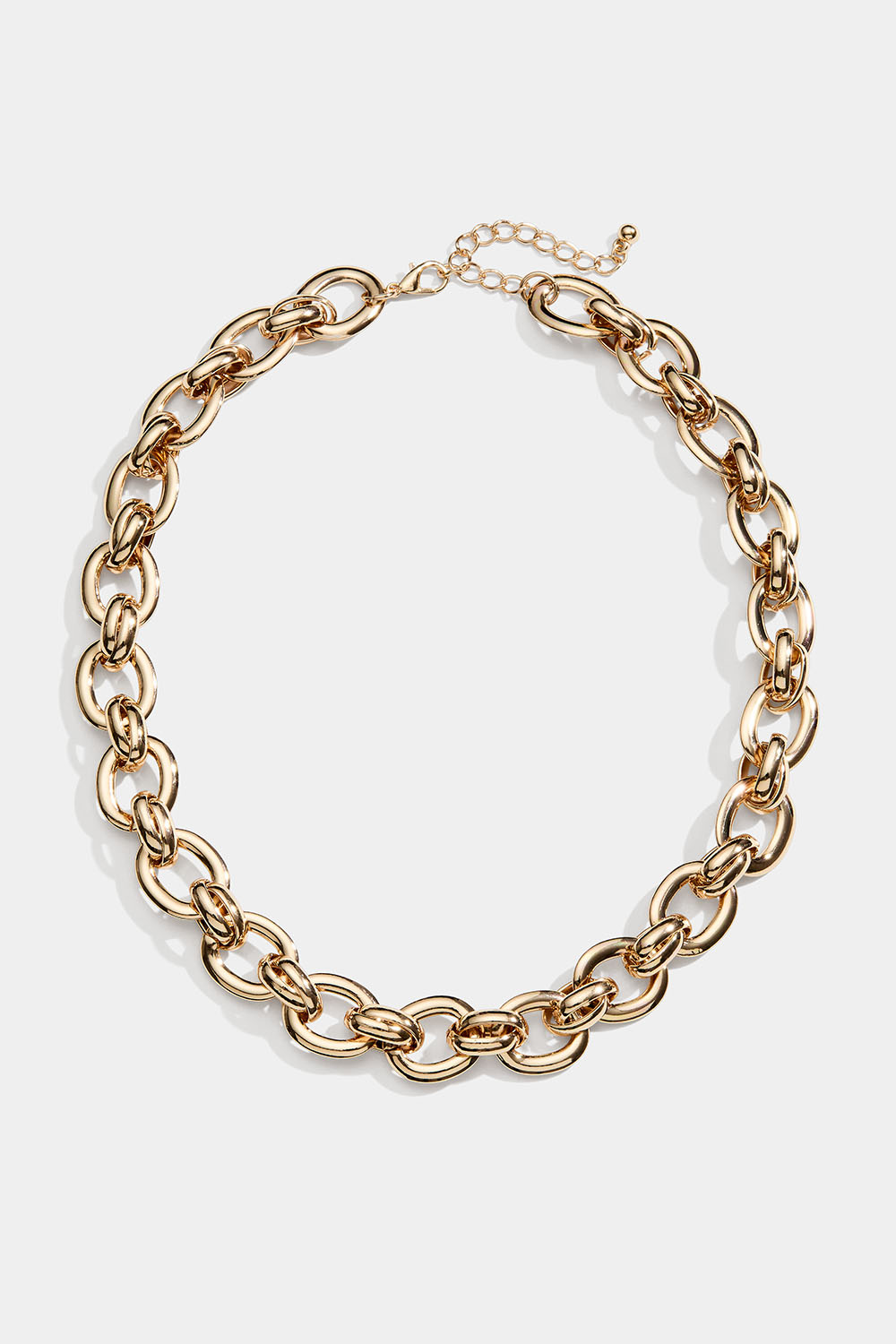 Guldfarvet kædehalskæde med ovale flade led