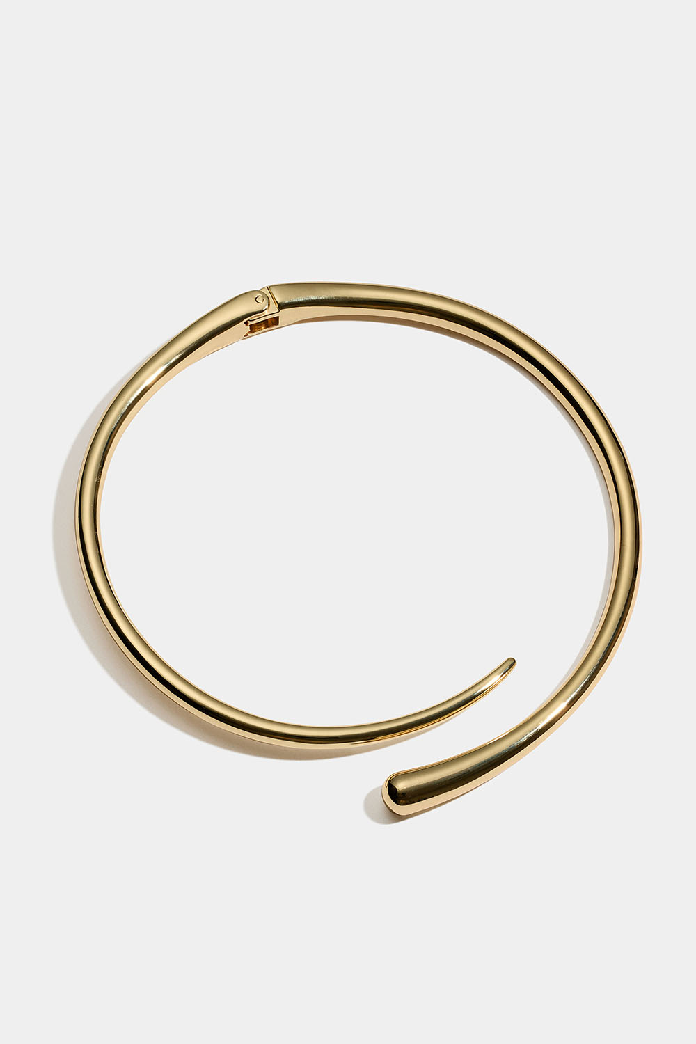 Guldfarvet fast halskæde med blondedesign