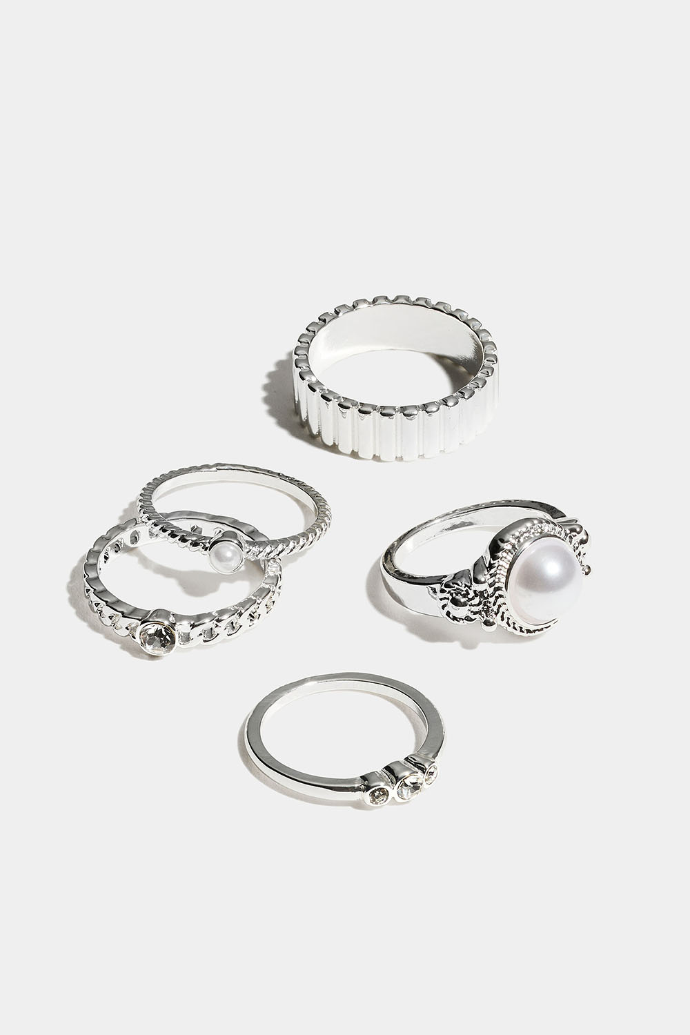 Ringe i forskellige størrelser med perler og glassten, 5-pak