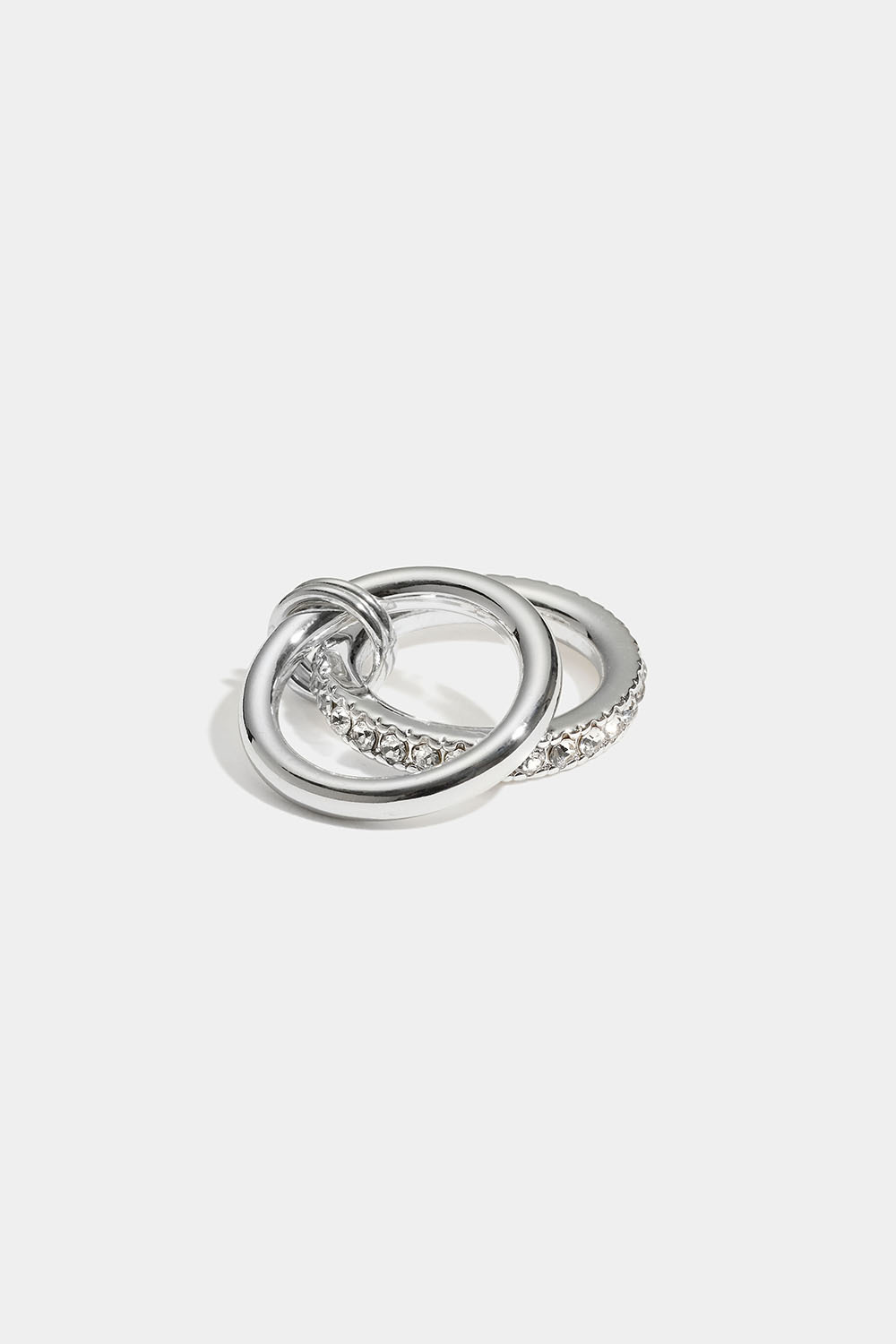 Sammenkoblede ringe med glassten