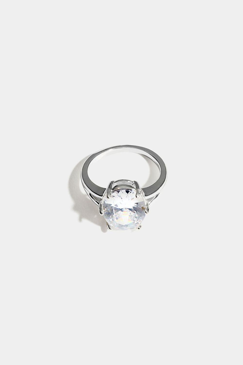 Ring med stor klar glassten