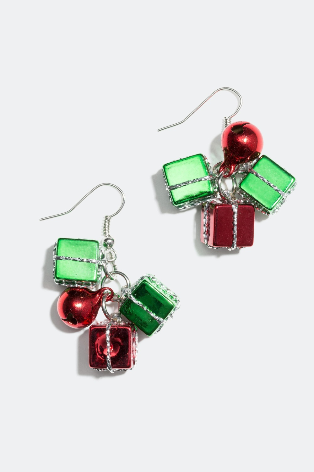 Øreringe pyntet med julegaver