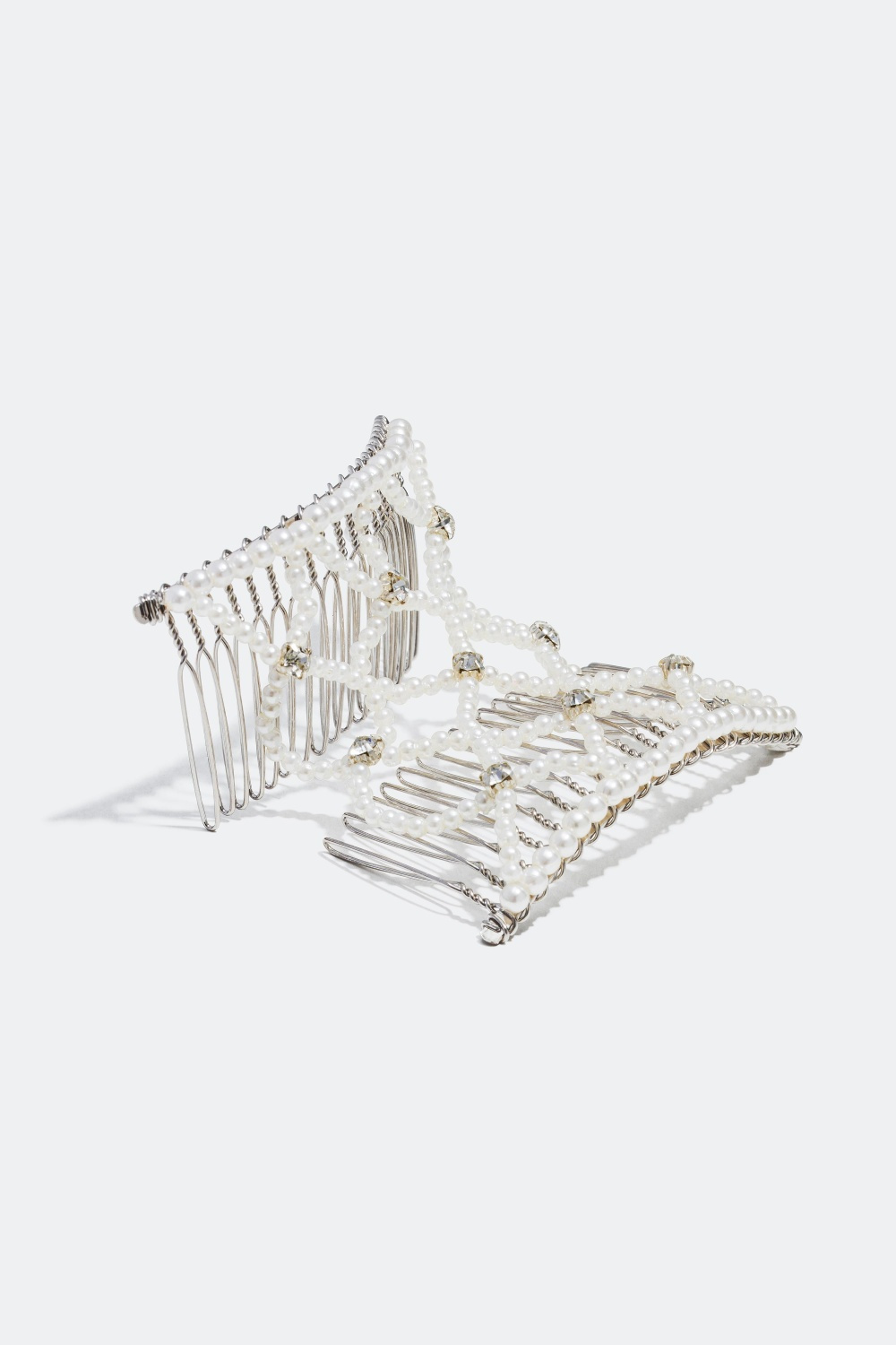 Dekorationskam med perler og glassten