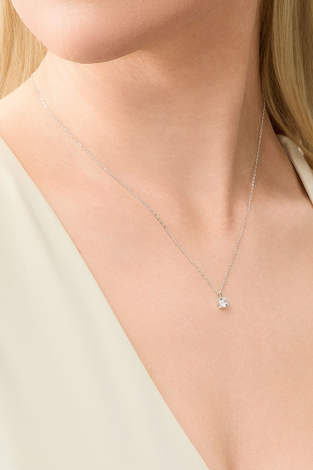 Halskæde med en fin glassten i Cubic Zirconia